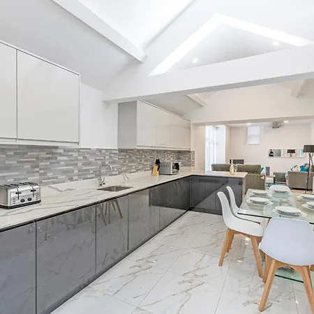 Lägenhet Coniston House, 3 Bedrooms With Parking, Appleby By Guestz Kirkby Thore