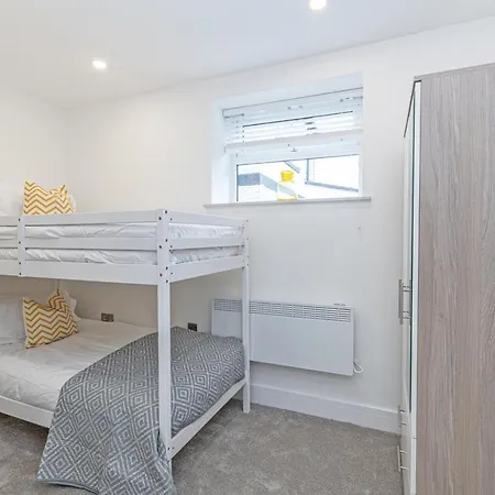 Coniston House, 3 Bedrooms With Parking, Appleby By Guestz *